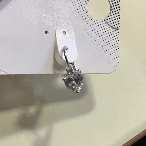 Drop hoop earring - Picture 2 of 2